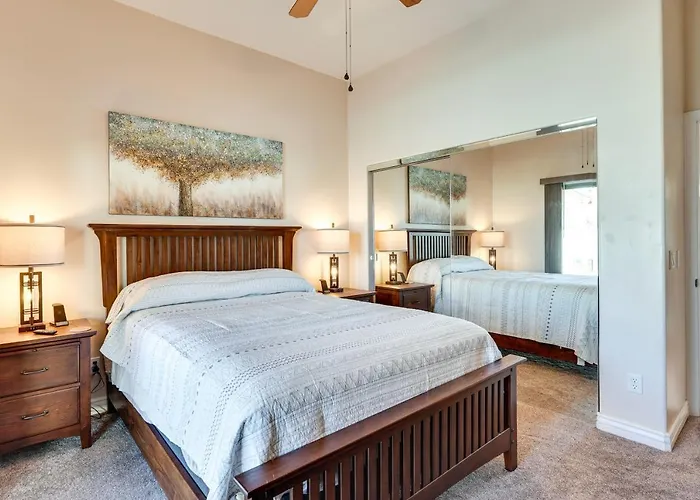 Hébergement de vacances Havasu Escape W/ Pool, Patio & Grill!