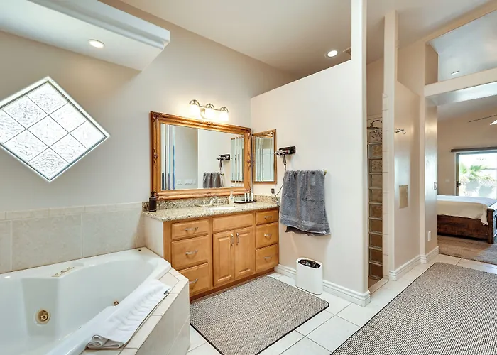 Havasu Escape W/ Pool, Patio & Grill! *
