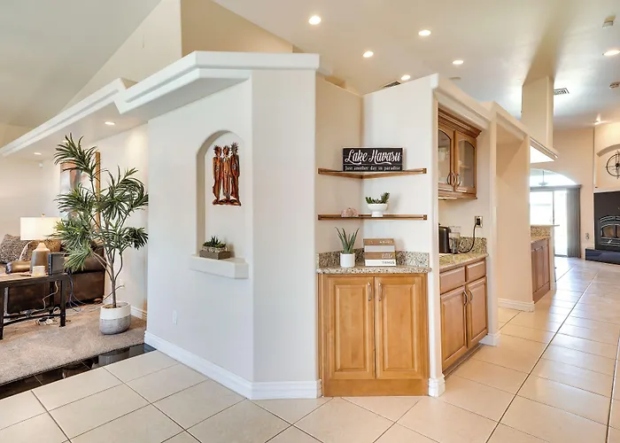 Havasu Escape W/ Pool, Patio & Grill! Holiday home Lake Havasu City