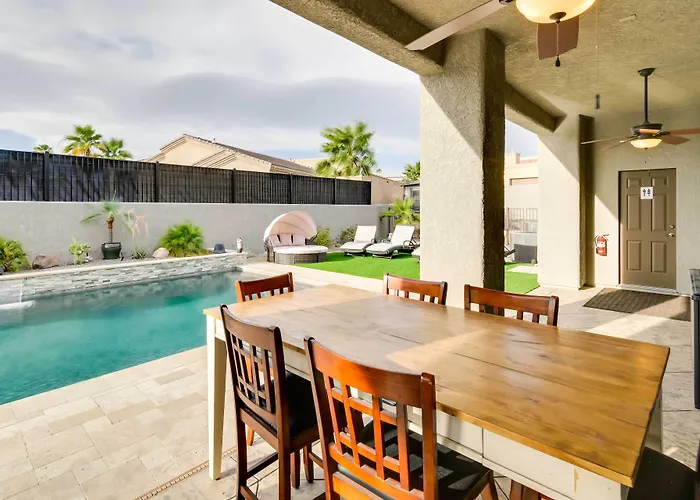 Havasu Escape W/ Pool, Patio & Grill! Holiday home Lake Havasu City